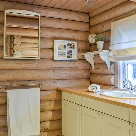 Pet Friendly In With Kitchen