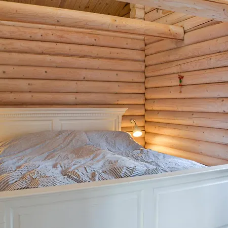 4 Bedroom Awesome In 別荘